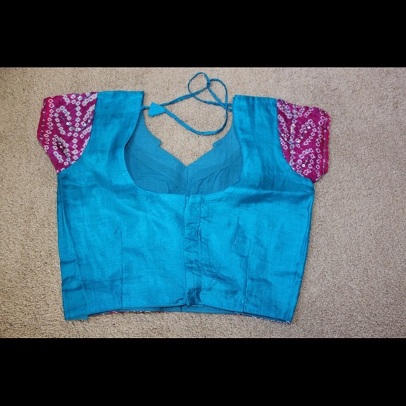 Bandhni Chaniya Choli - Picture 3 of 8